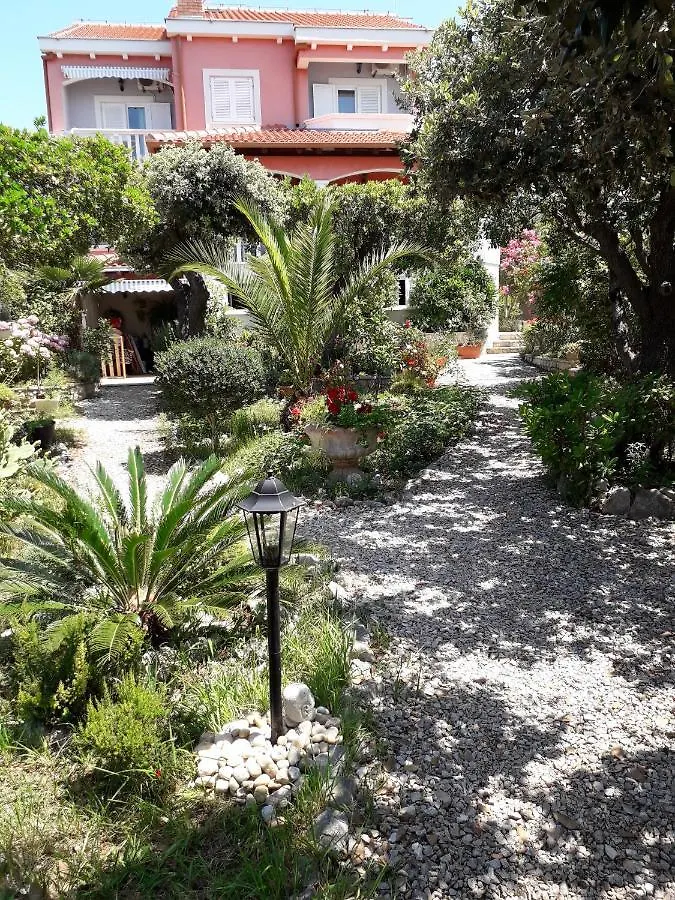 Vila Amantina Petrcane Apartment